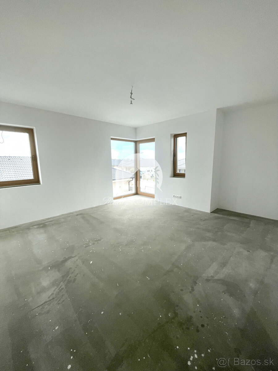 Reality KOMPLEX s.r.o. Vám ponúka luxusný rodinný dom v prém - 2