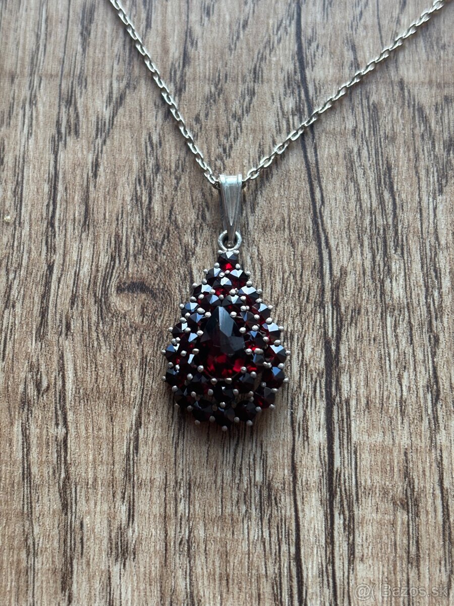 Náhrdelník s českým granátom - 2