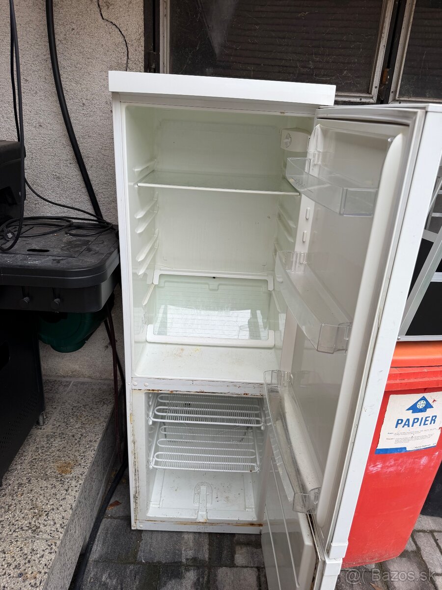 Chladnička a mraznička Zanussi - 2