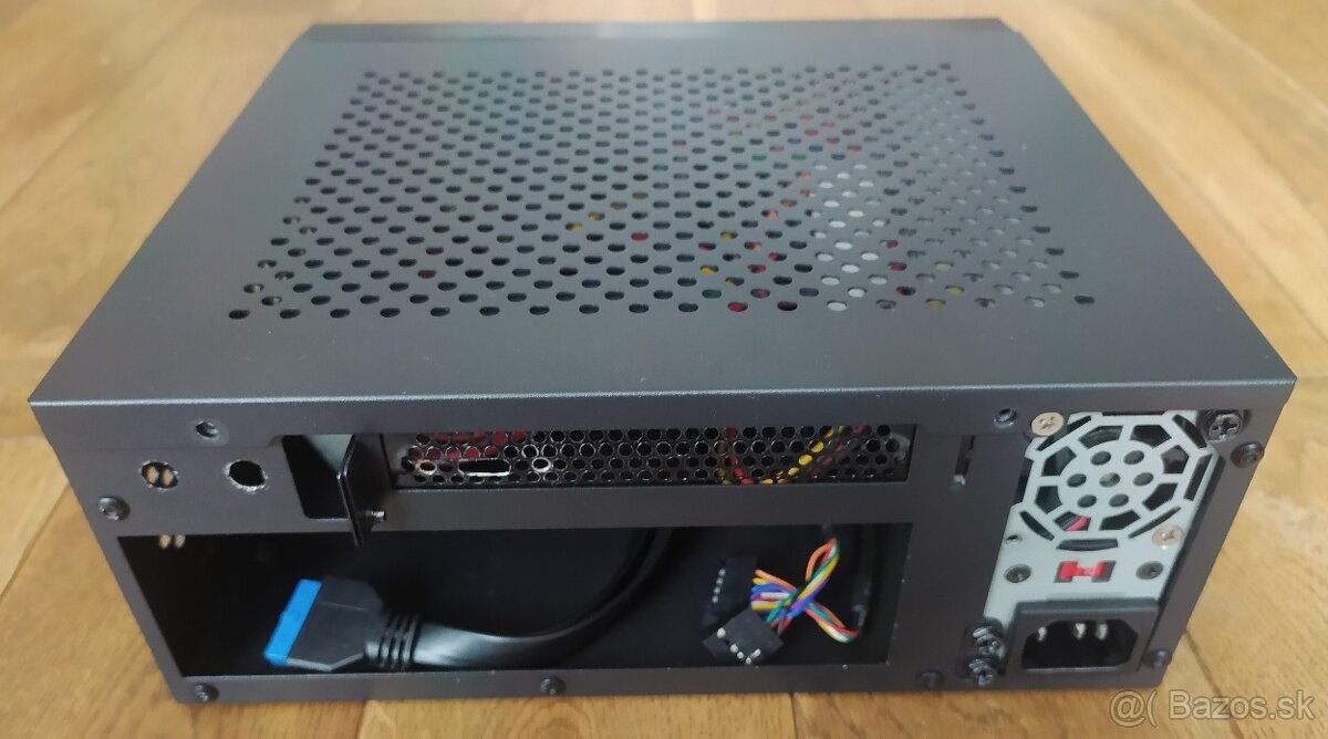 Mini ITX skrin SKTC A09P + 200W Flex ATX - 2