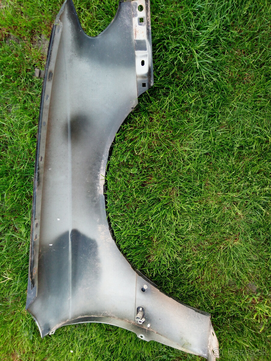 lavy predny blatnik opel omega RV 2002 - 2