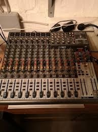 BEHRINGER X2222 Usb - 2