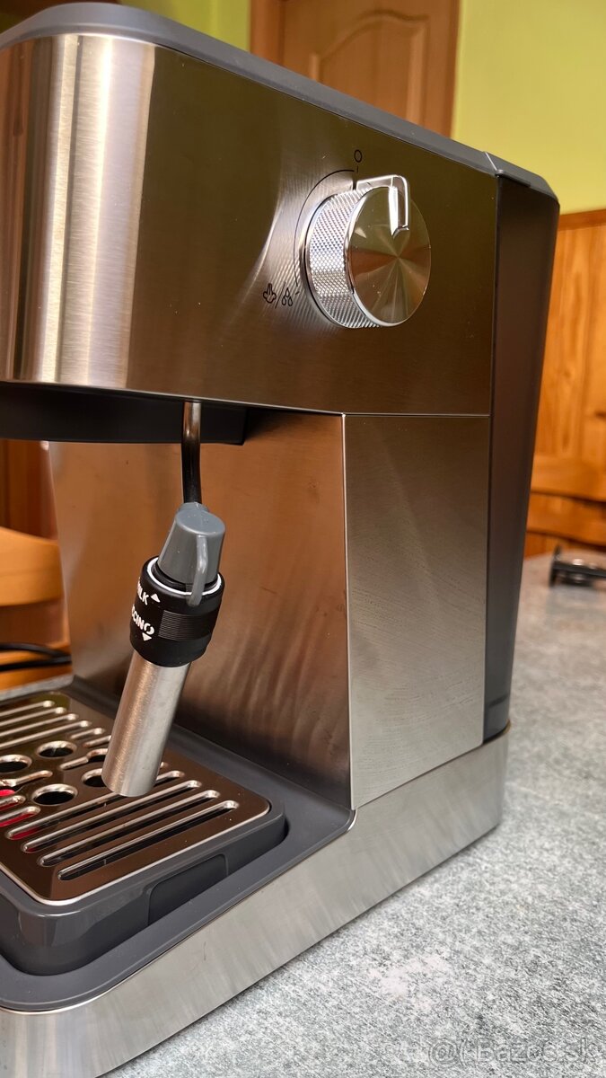 Pákový kávovar DēLonghi EM450.M - 2