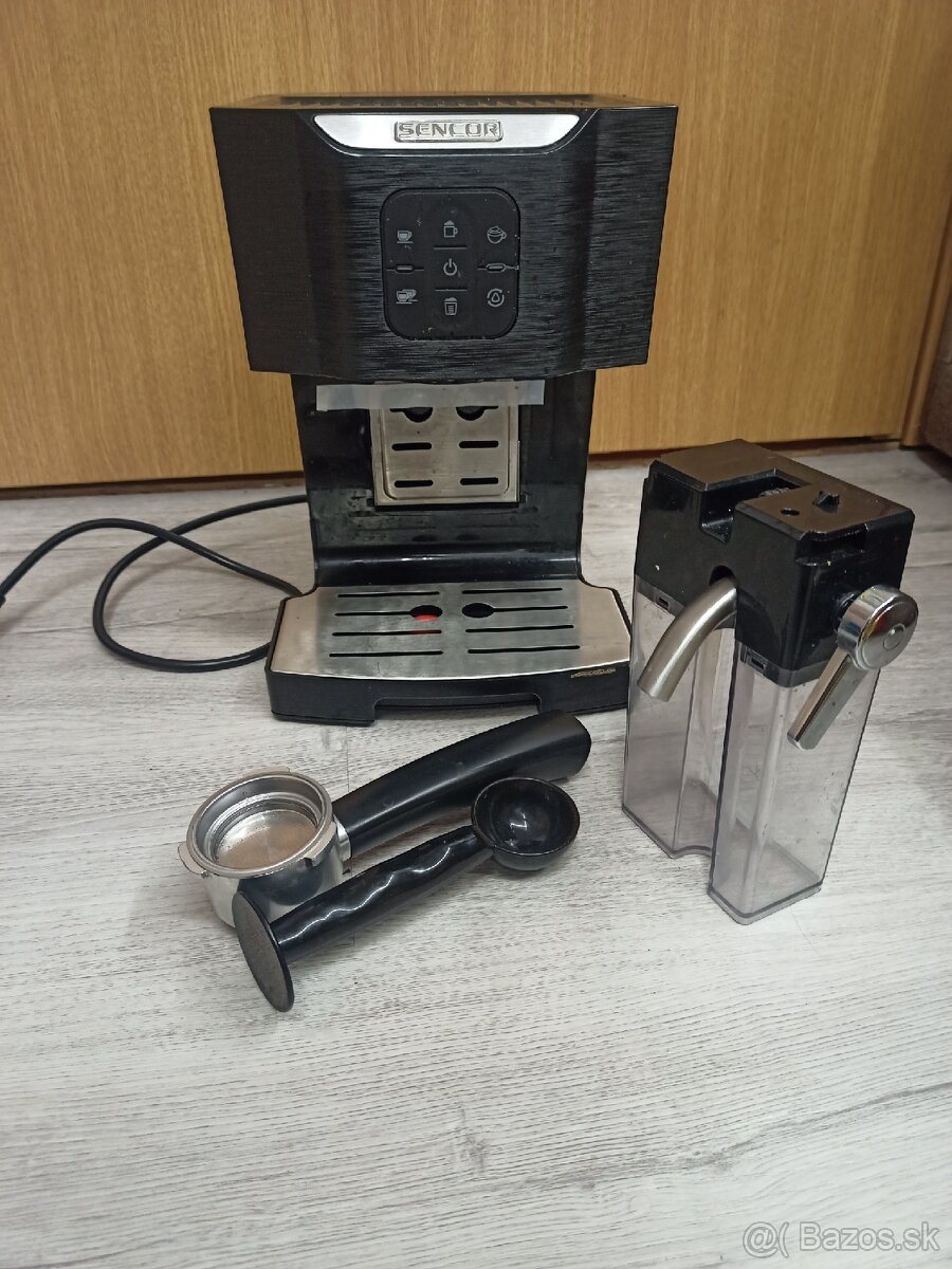 Kávovar Sencor 4040BK zo zárukou - 2