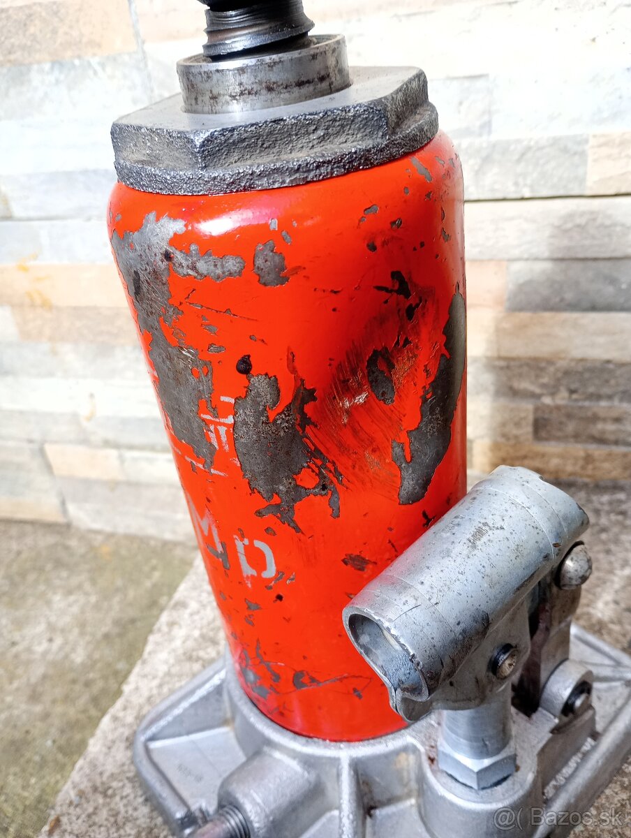 Hydraulicky zdvihak 5T - 2