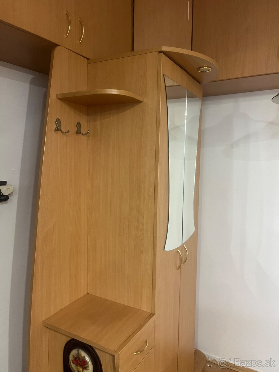 Šatníková skriňa - 2