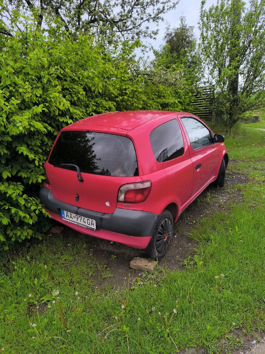 Toyota Yaris 1.0 - 2