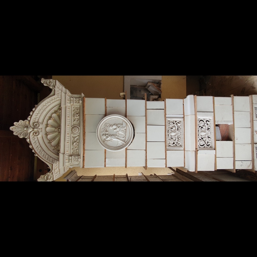 Kachlova pec starožitná - 2