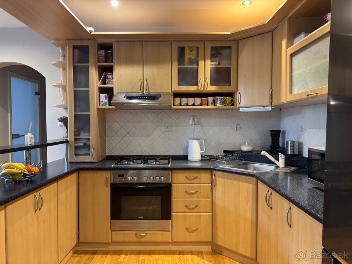 Kuchyňa, šporák, trúba, digestor, mikrovlnka komplet - 2