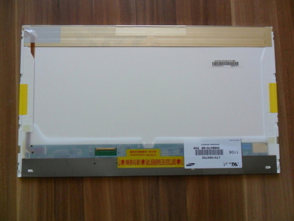 predám 15,6 palcový Led displej , z notebooku Lenovo - 2