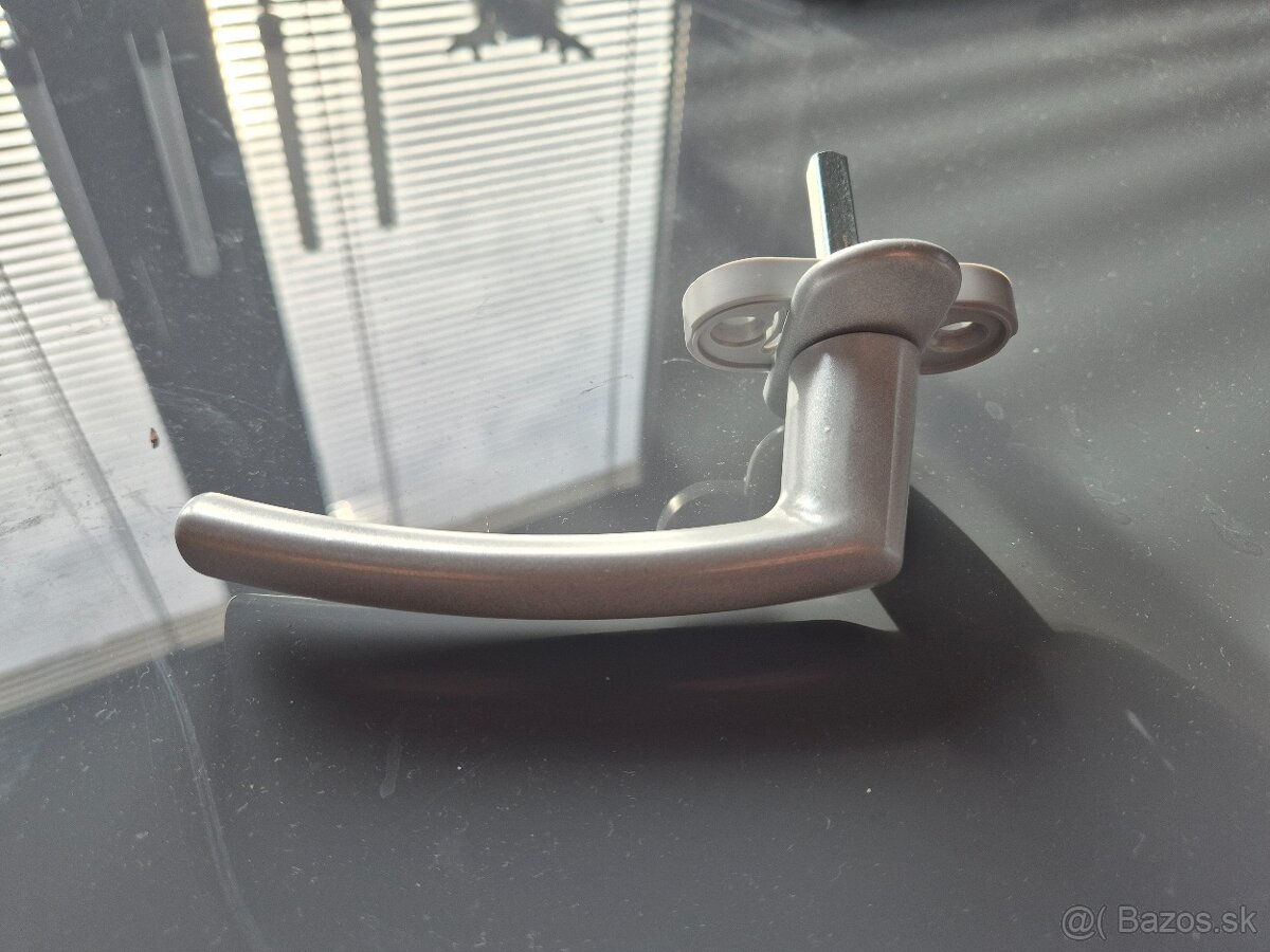 Okenné kľúčky, - 2