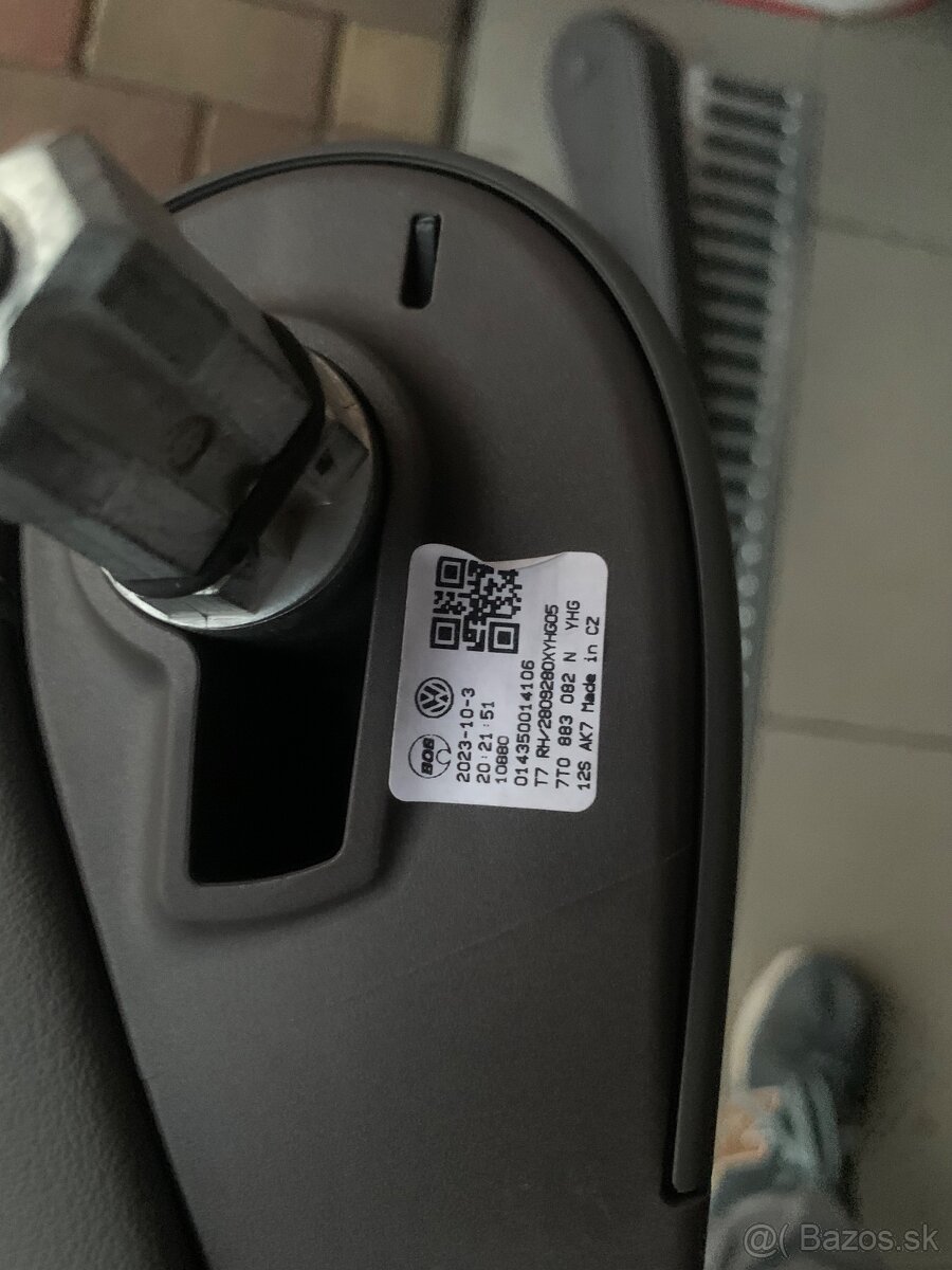 Loketní opěrka VW T7 Multivan - 2