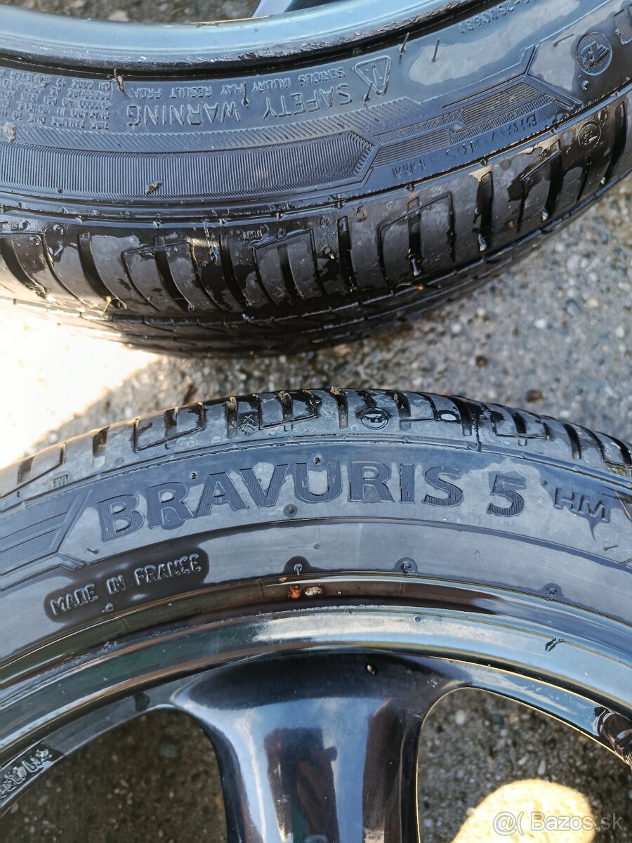 Kola 215/45 R17 - 2