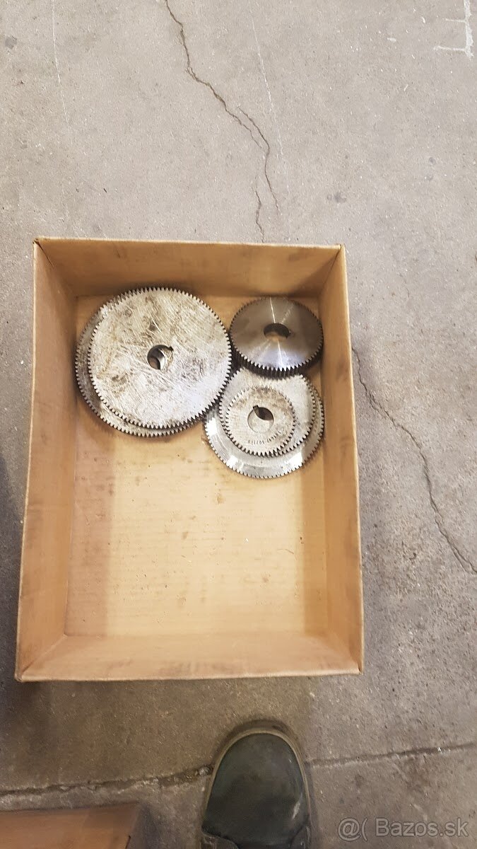 TOS Trenčín SN 50C/1500-soustruh hrotový - 2