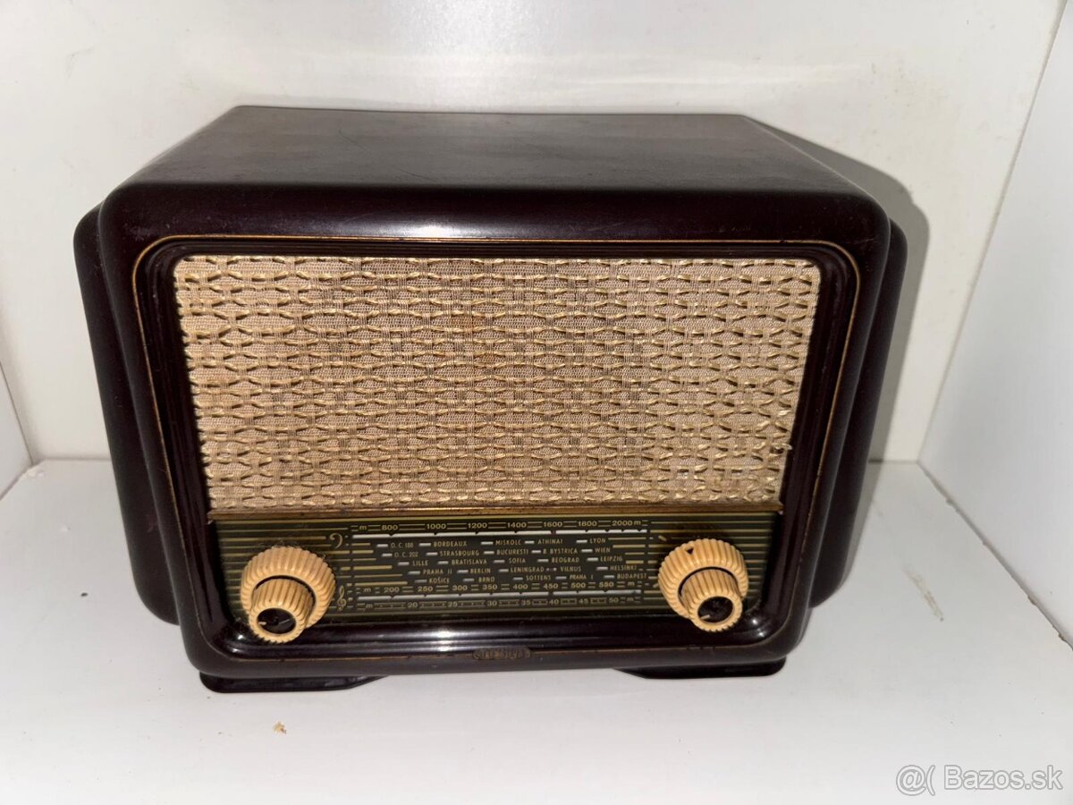 Starožitné bakelitové rádio Tesla 420 U - 2
