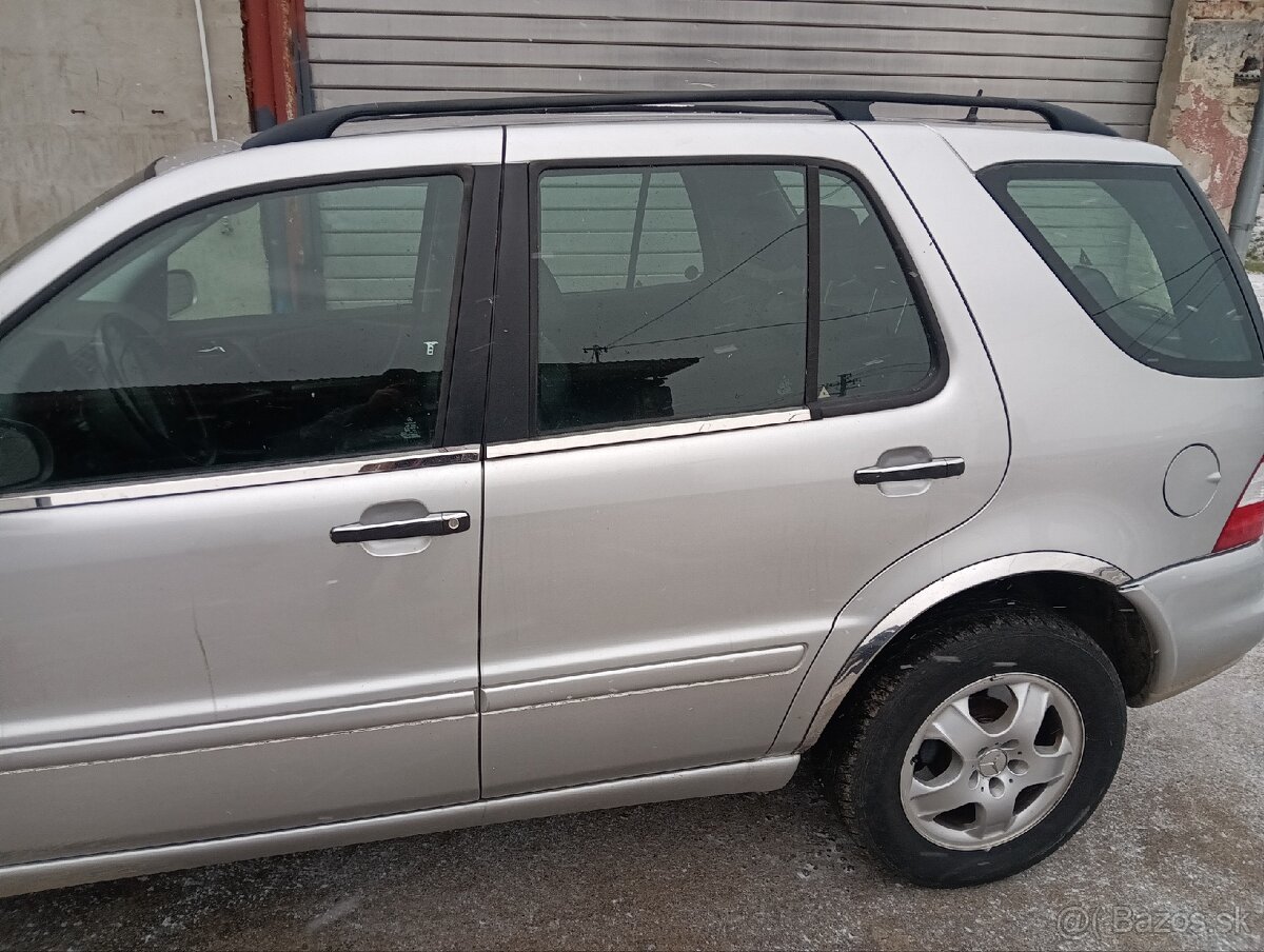 Mercedes W163 ML400 - 2