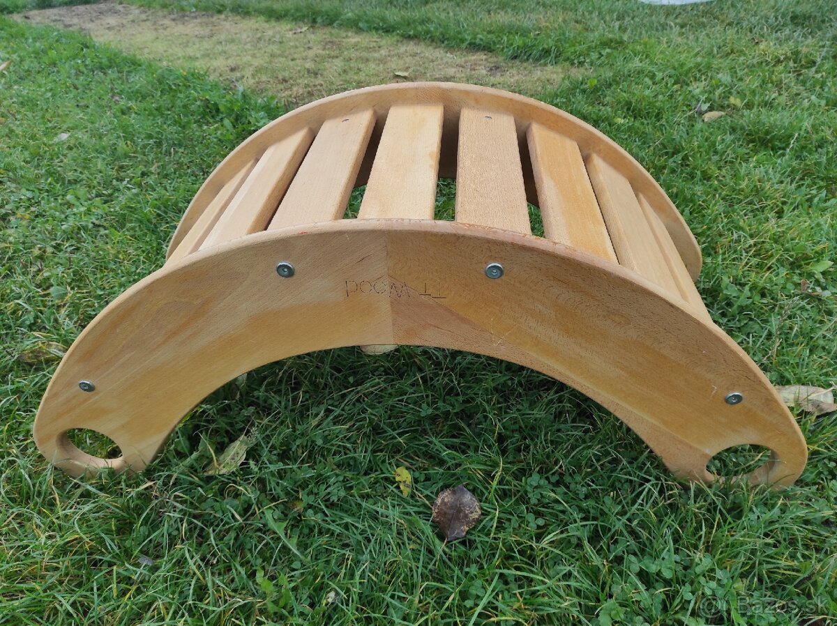 Montessori hojdačka drevená - 2