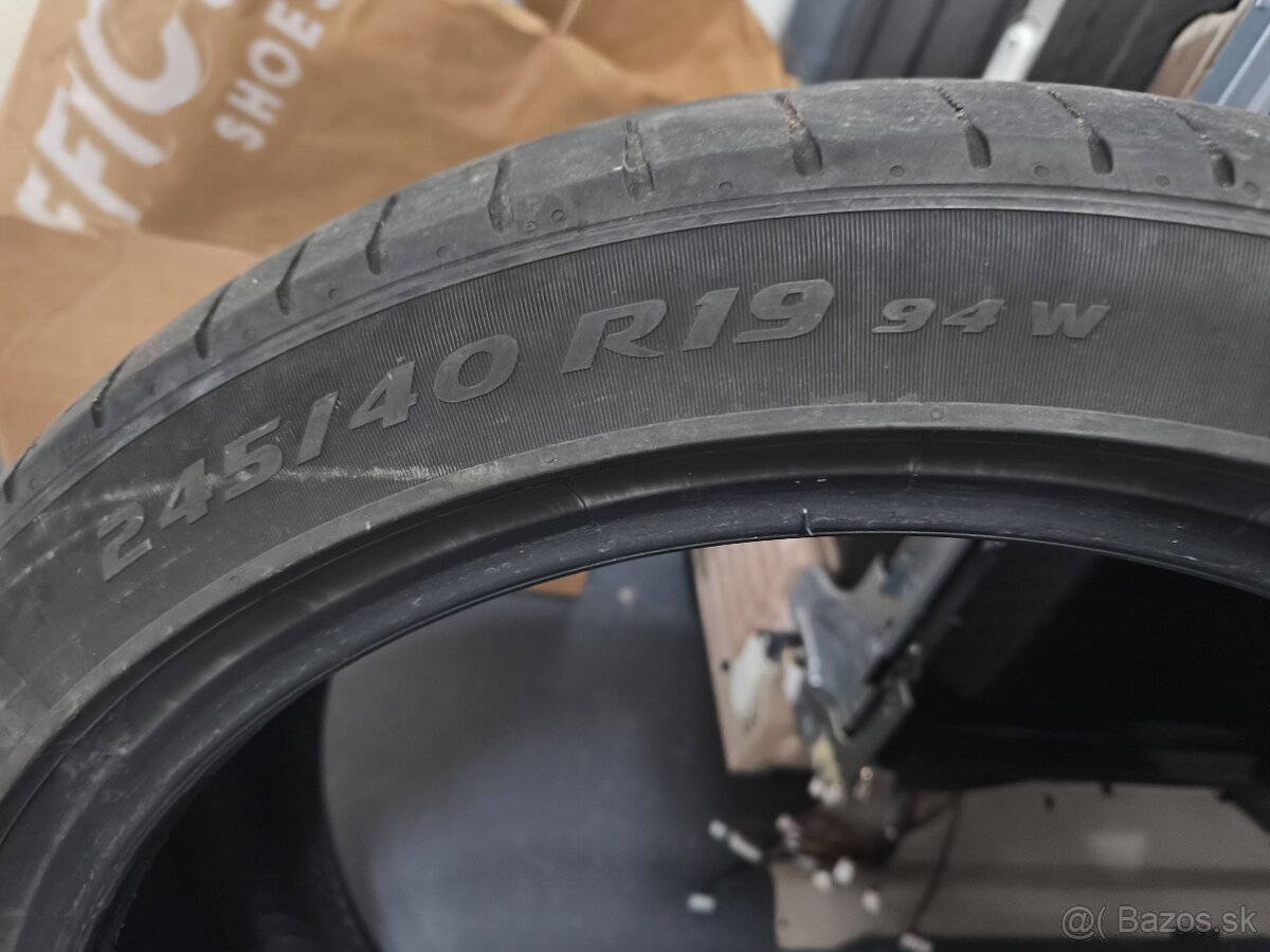 Pirelli P Zero 245/40 r19 - 2