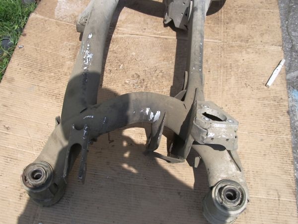 bmw e39 zadna naprava so silenblokmi - 2