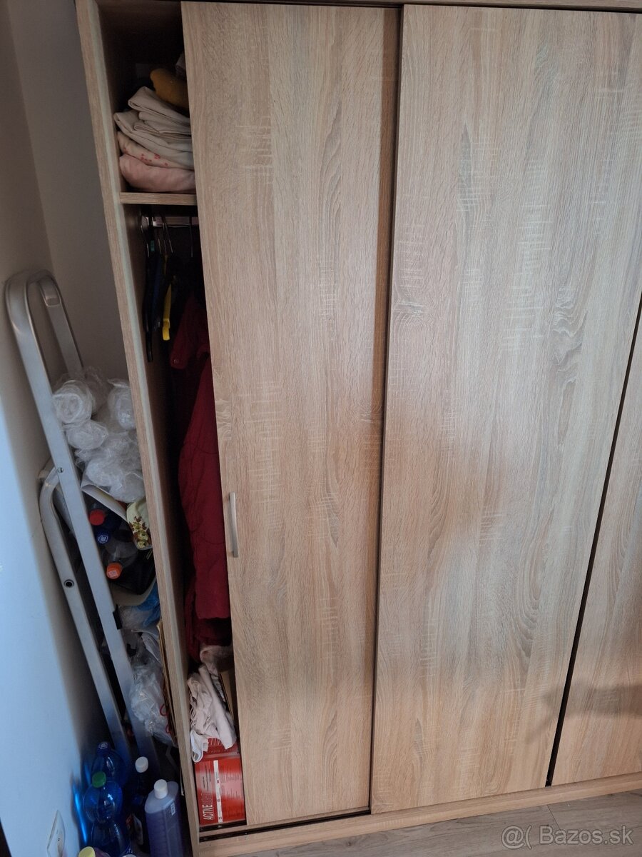 Skrina s posuvnymi dverami - 2