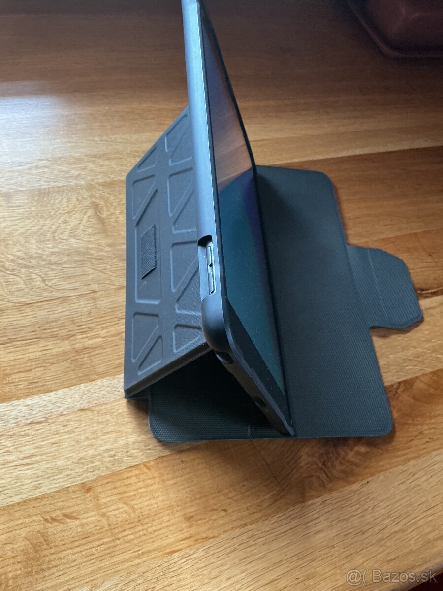 Apple iPad 7th gen - 2