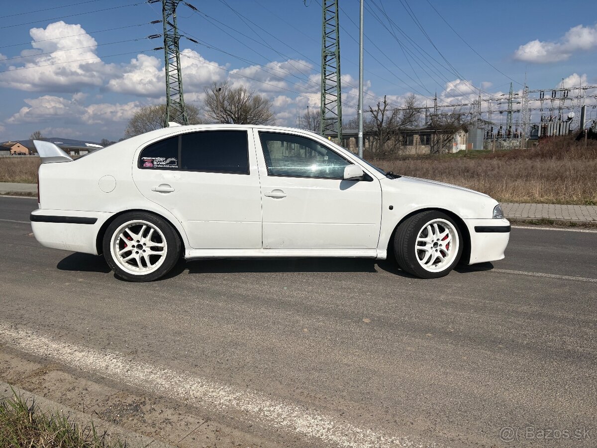 Octavia 1 1.8T AUQ - 2