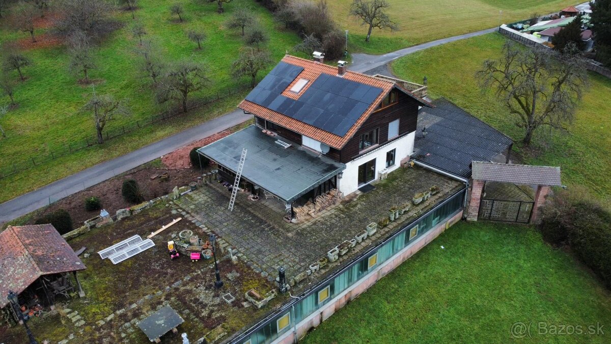 POMOCNÍK NA STAVBY - 2