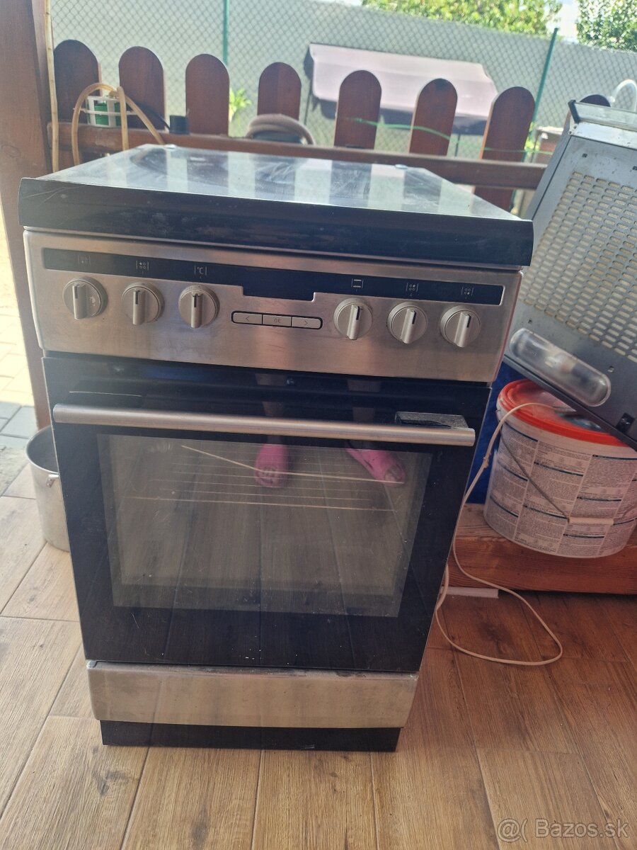 Sporák Amica SHM 5784DA X s grilovacou ihlou - 2