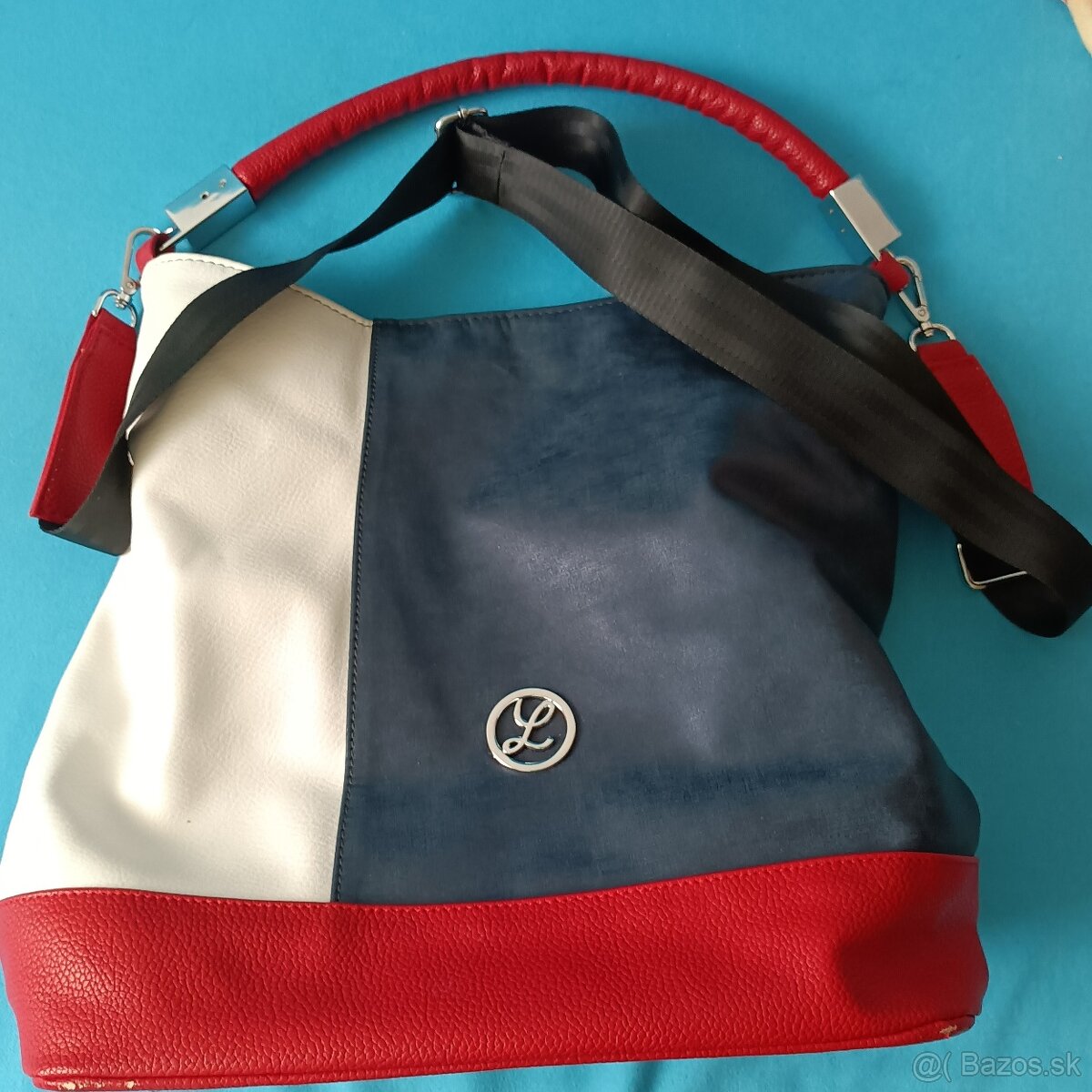 Predám nový čierny ruksak a kabelku + druhá zdarma - 2