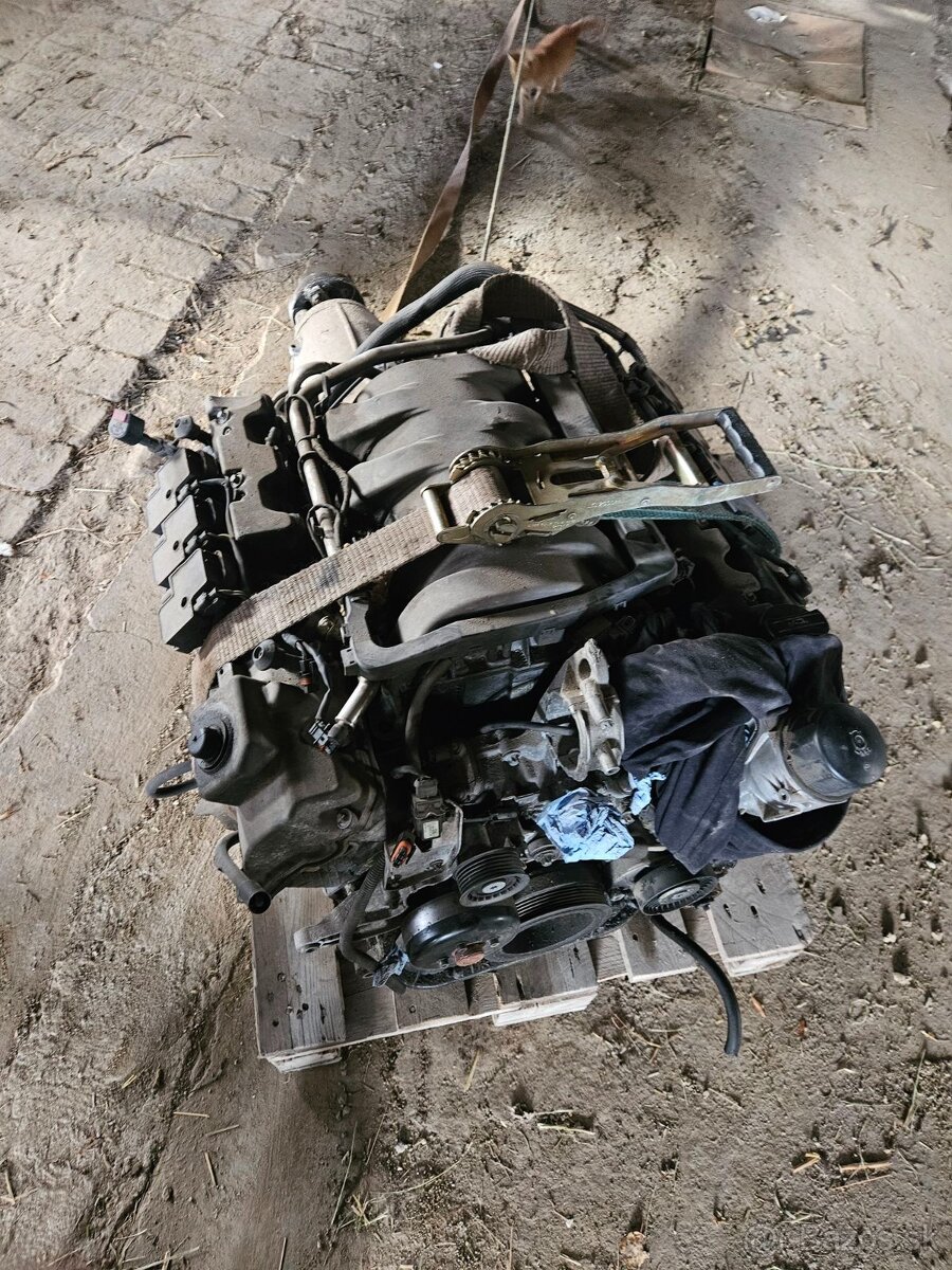 Predam motor z prevodovku z mercedes s500 w220 cena 1800 - 2