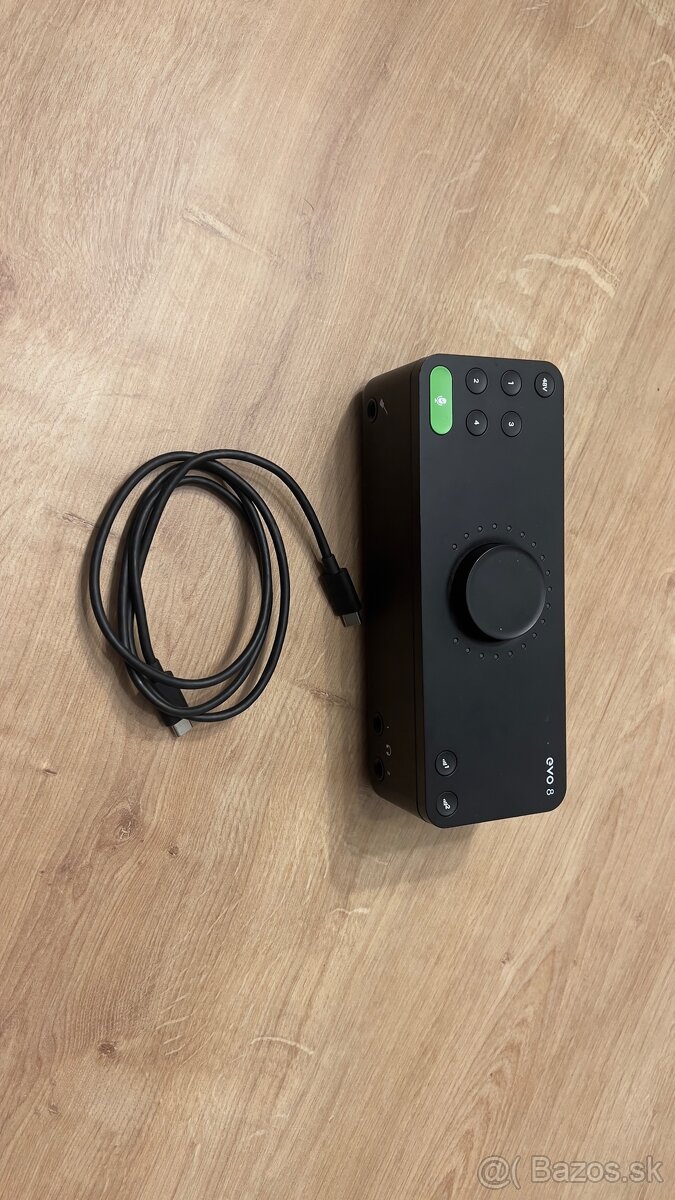 zvuková karta evo8 - 2