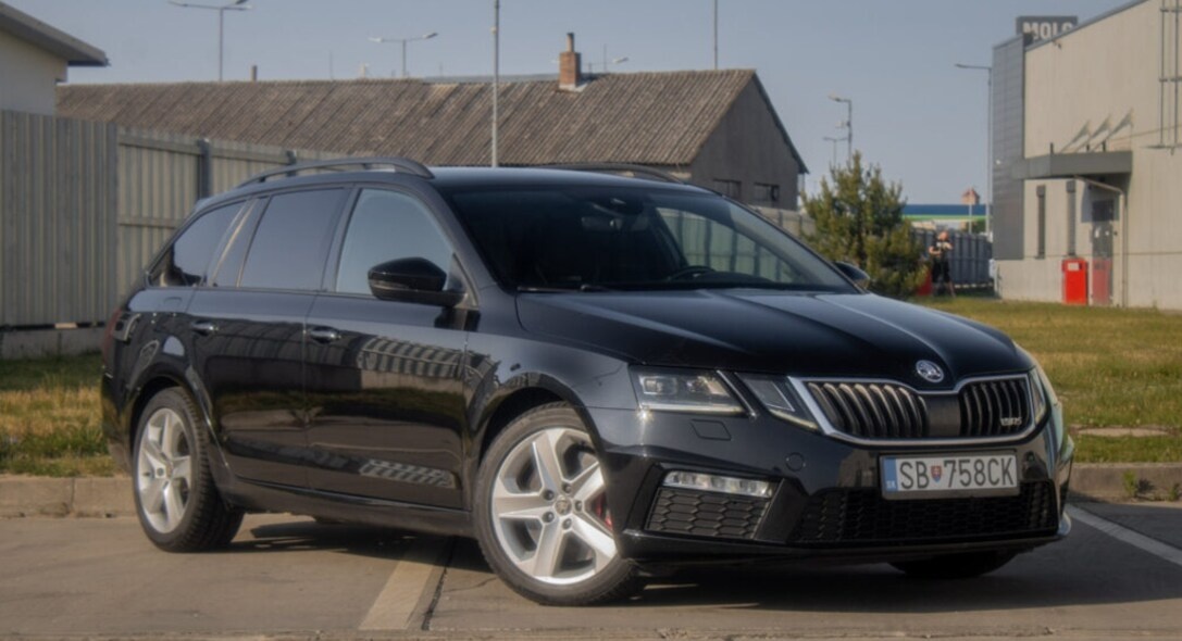 Škoda Octavia Combi 2.0 TSI RS DSG - 2