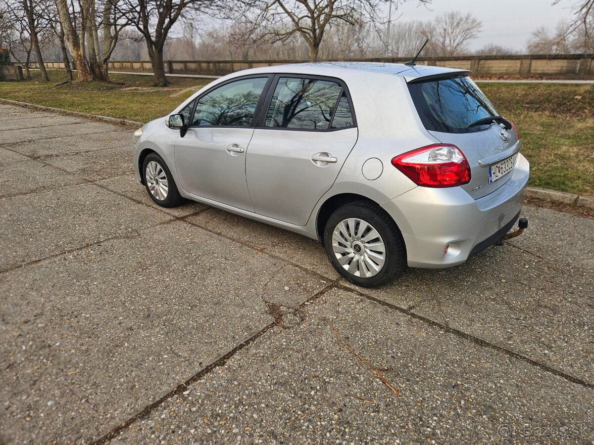 TOYOTA AURIS - 2