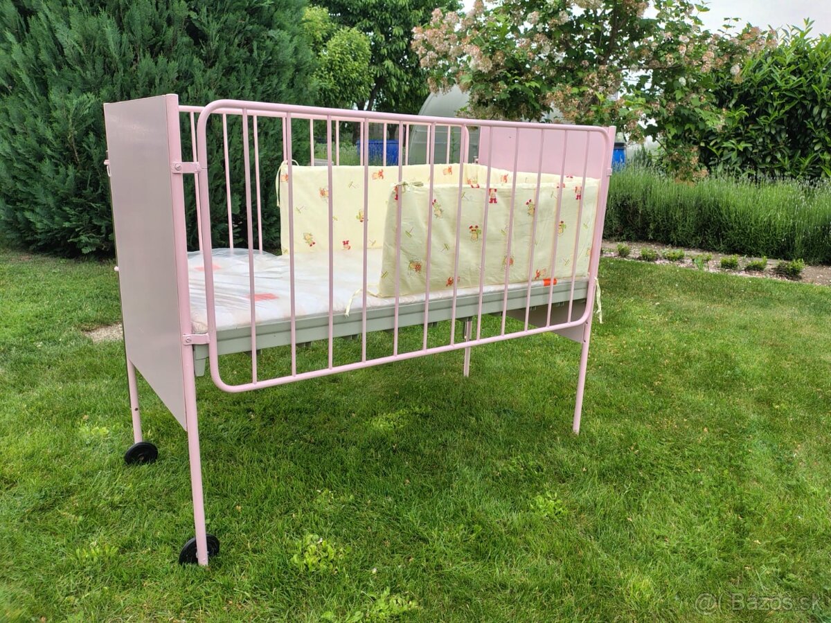 Retro detska postieľka ružová - 2
