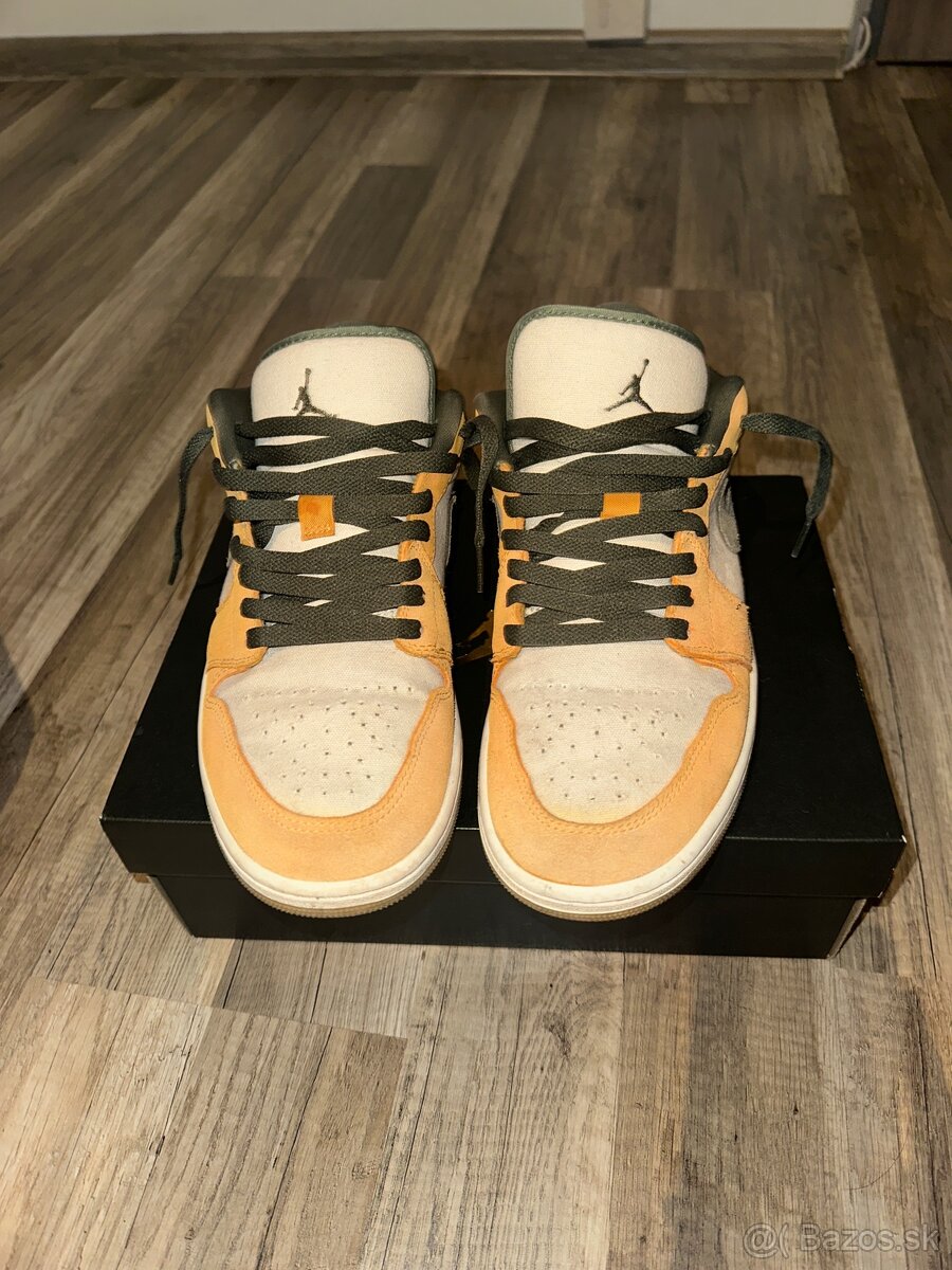 Air Jordan 1 Low SE “Light Curry” - 2