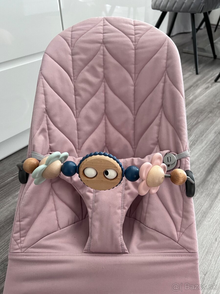 Babybjorn lehátko s hračkou - 2