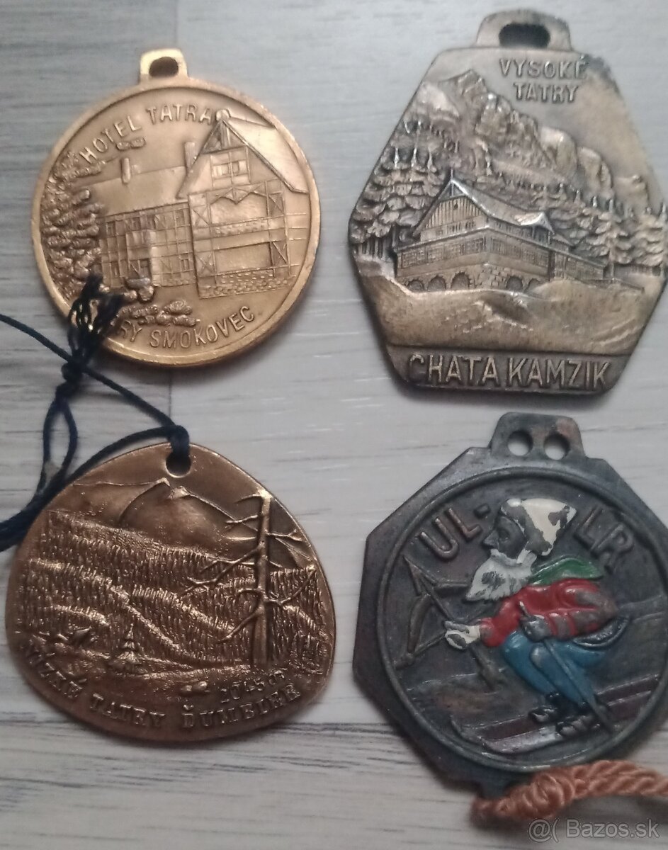 Kovové turistické známky, prívesky - 2