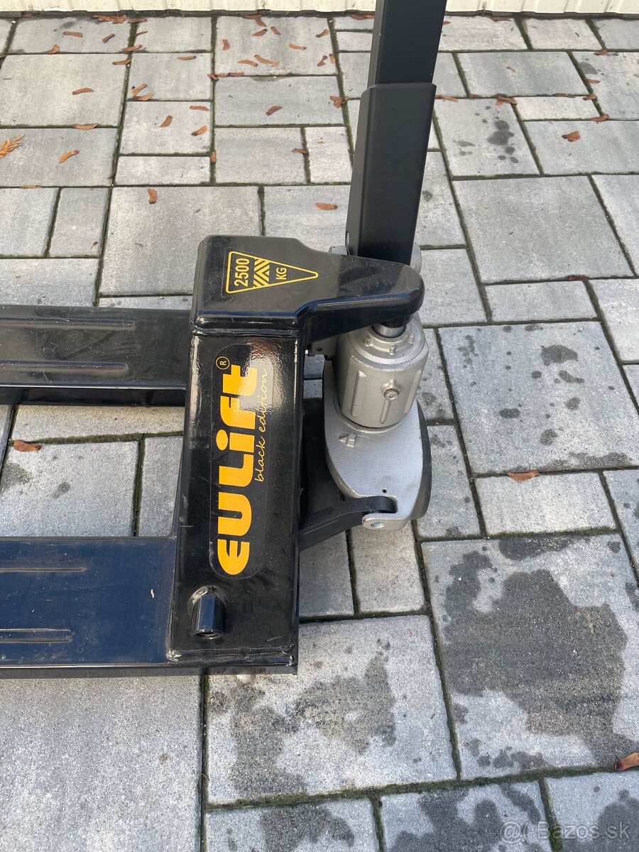 Predám Paletový vozik Eulift Black 2500kg, skoro nový, - 2