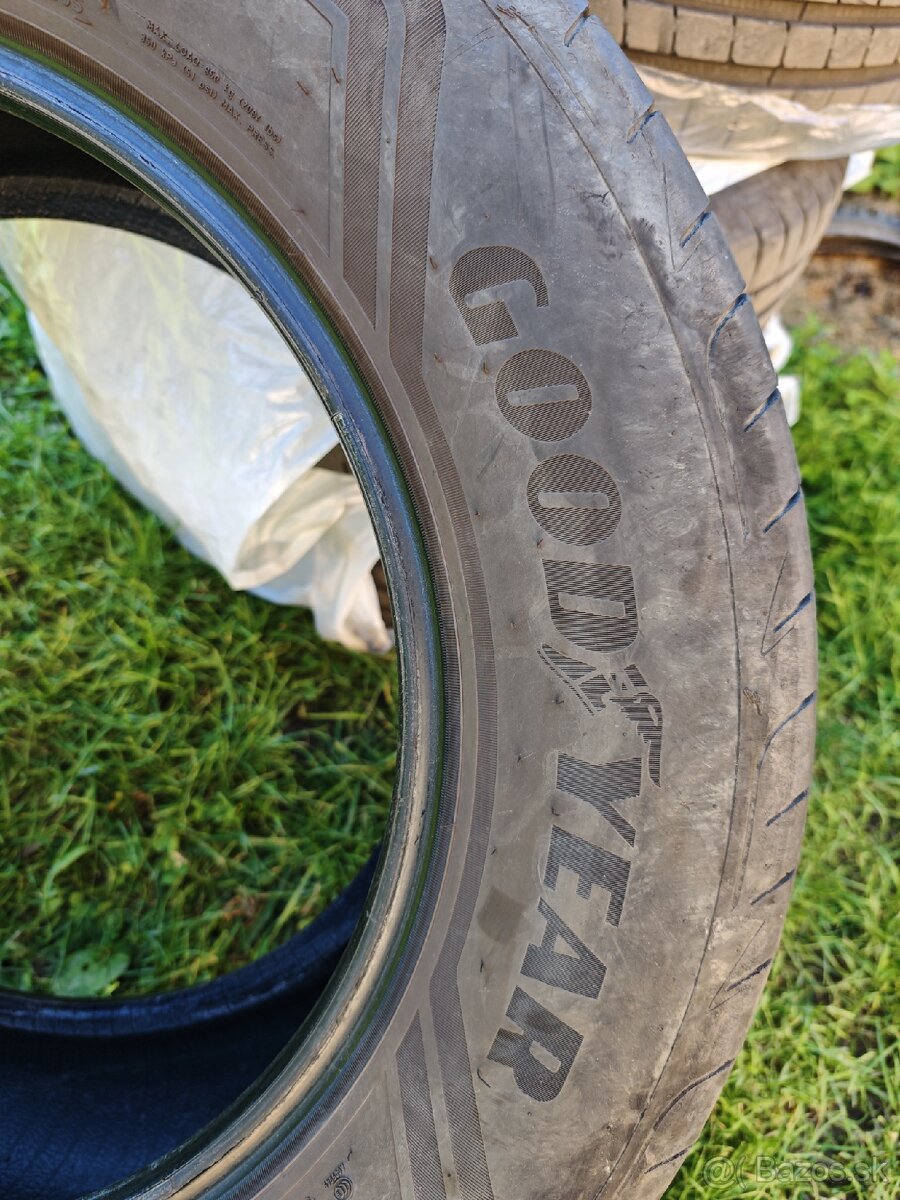 Letné pneumatiky Goodyear 235/65 R18 - 2