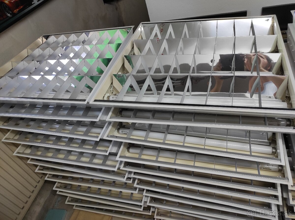 Kazetové neónové svetlá - 2