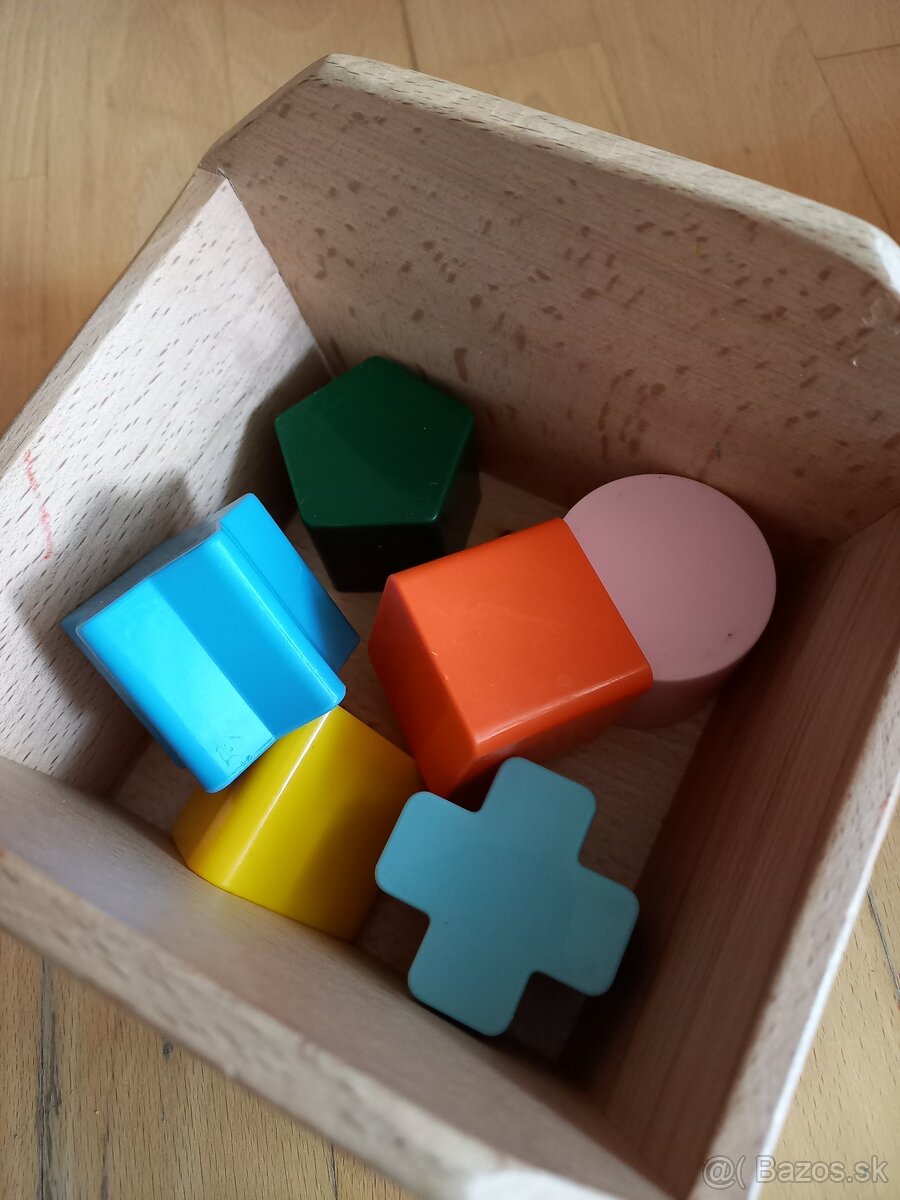 Domček na vkladanie tvarov - 2