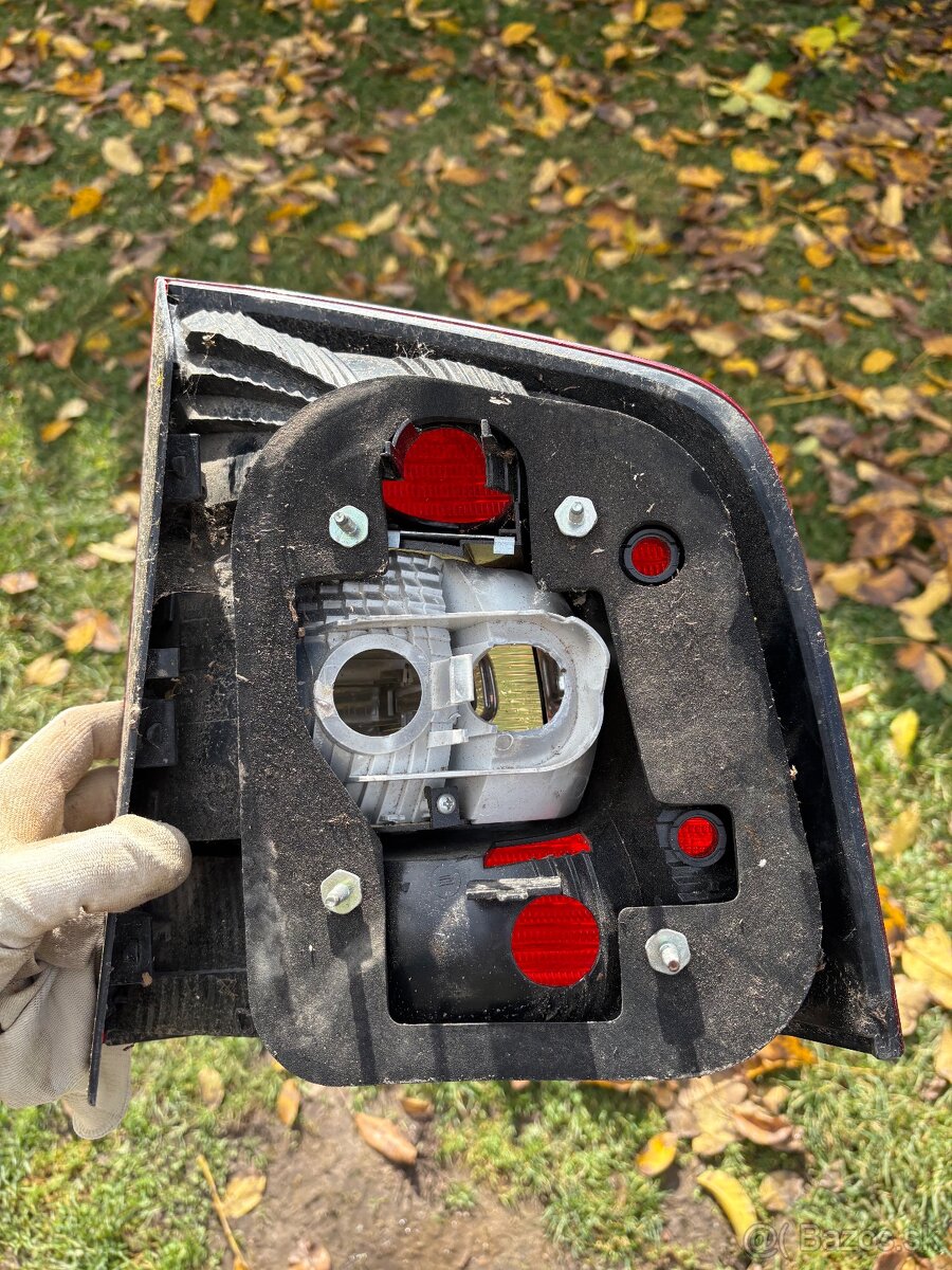 Zadne svetlo ľavé octavia 2 fl - 2