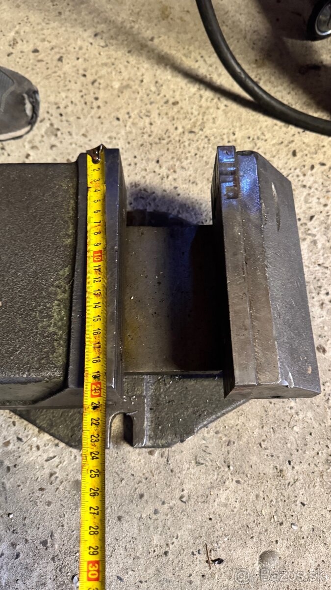 Strojný zverák 200mm PN243136 - 2