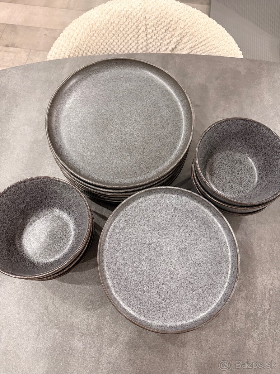 🍽️ Predám sadu riadu – moderná sivá keramika - 2