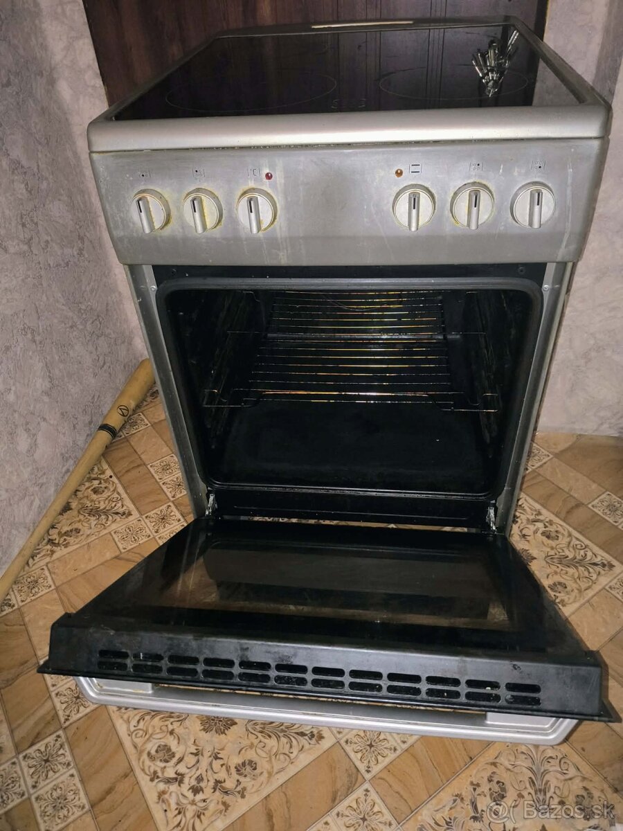 Predám elektrický sporák amica - 2