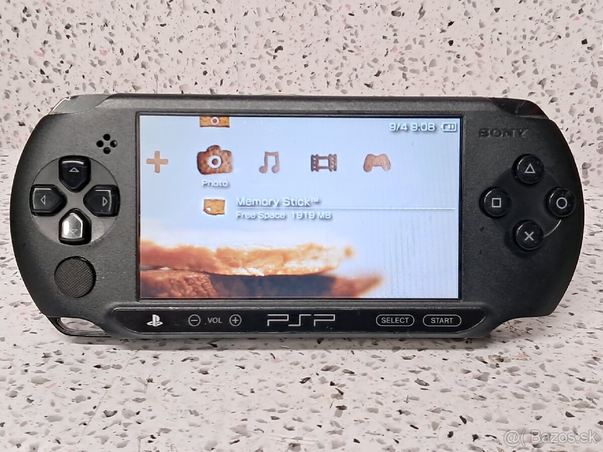 ☆ PSP + ADAPTER + 2GB CARD / PSP-E1004 PLAYSTATION PORTABLE - 2