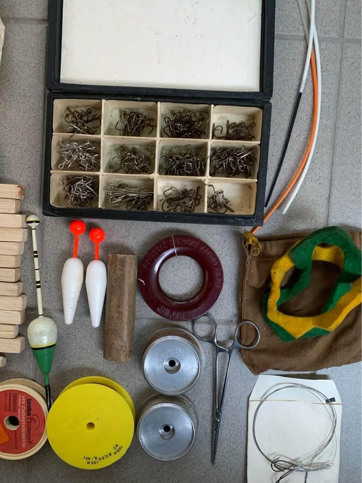 Retro rybarske vybavenie pre zberatela - 2