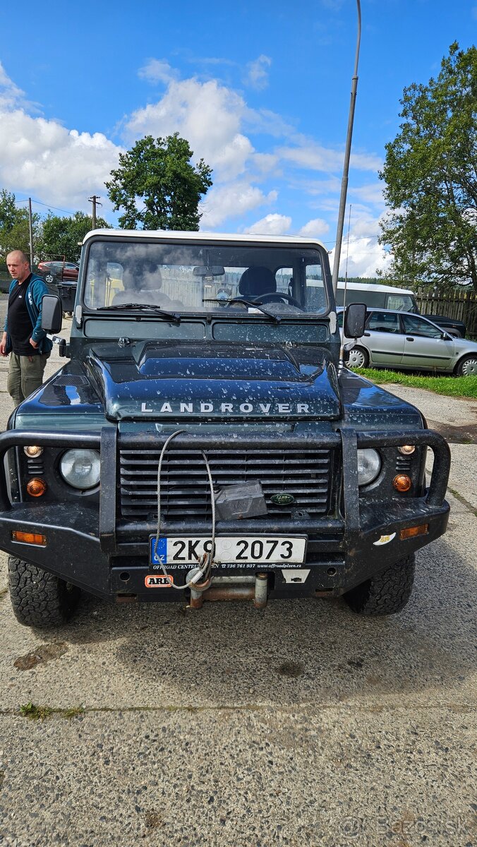 Land Rover Defender 110