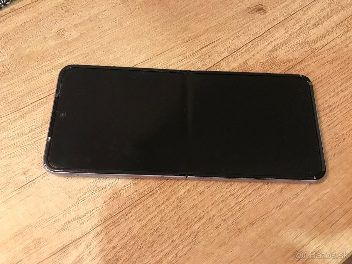 Samsung z flip 4 po čerstvej výmene hlavného lcd - 2