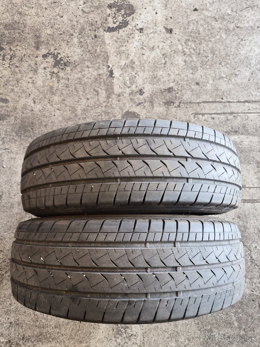 Predam 2ks letne pneu 225 65 16C - 2